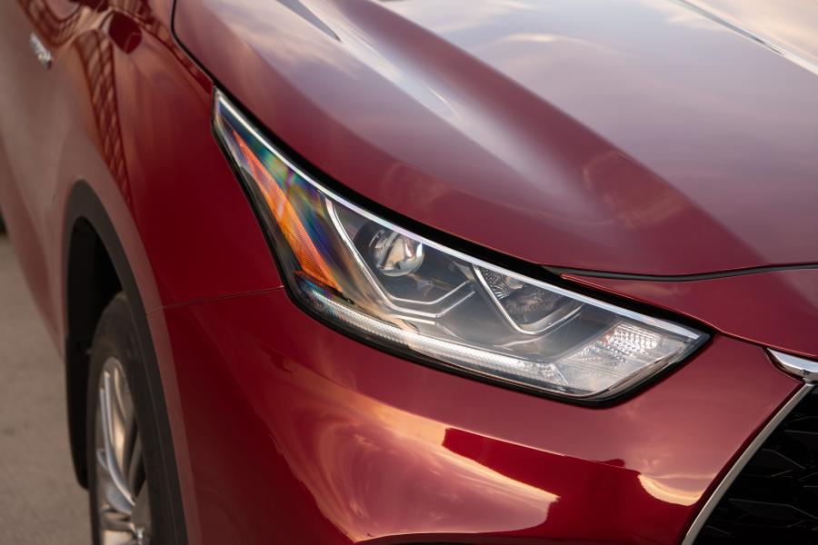 Детали экстерьера Toyota Highlander Hybrid Platinum AWD 2019 года  (фото 8 из 67)